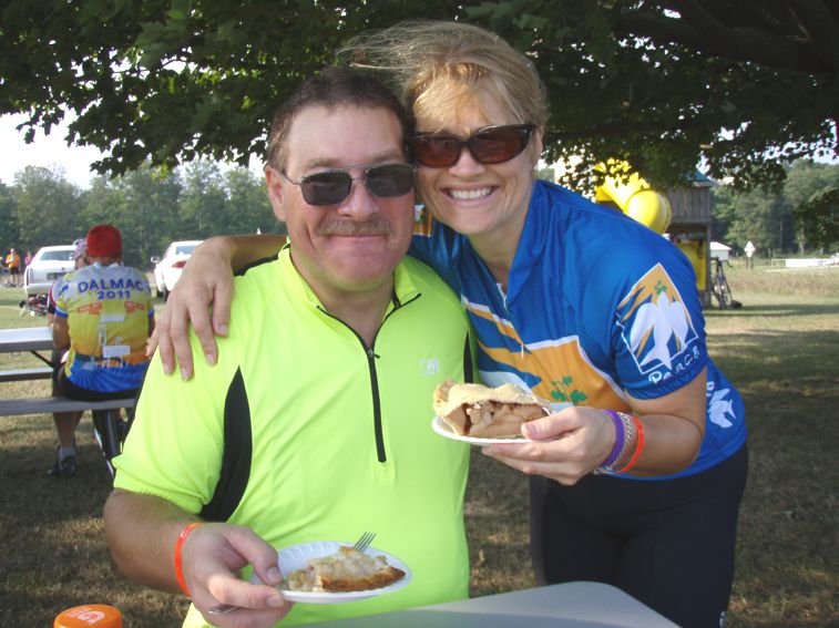 Andy and Theresa enjoy some post ride pie